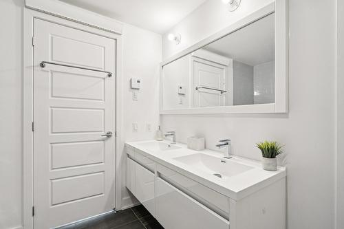 Salle de bains attenante à la CCP - 1209-1165 Rue Wellington, Montréal (Le Sud-Ouest), QC - Indoor Photo Showing Bathroom
