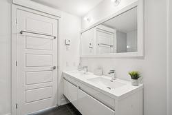 Salle de bains attenante à la CCP - 