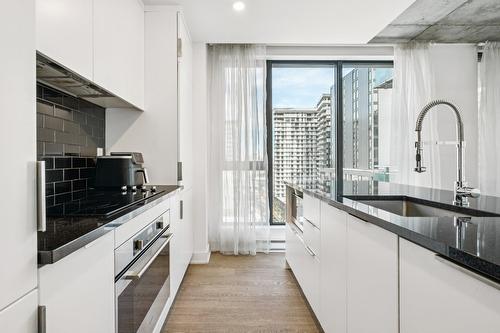 Cuisine - 1209-1165 Rue Wellington, Montréal (Le Sud-Ouest), QC - Indoor Photo Showing Kitchen With Upgraded Kitchen