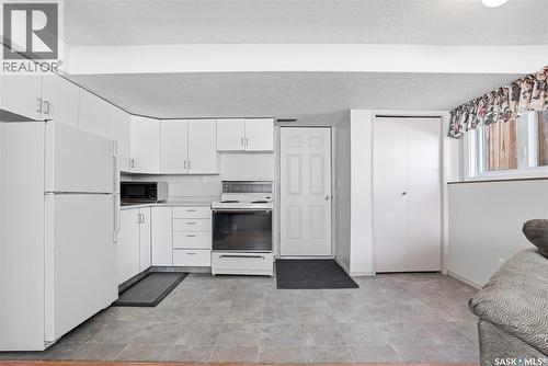 538 Bowman Lane, Saskatoon, SK - Indoor Photo Showing Kitchen