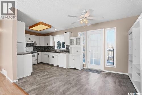 538 Bowman Lane, Saskatoon, SK - Indoor Photo Showing Kitchen