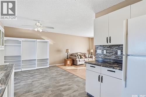 538 Bowman Lane, Saskatoon, SK - Indoor Photo Showing Kitchen