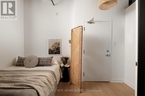 321 - 955 Queen Street W, Toronto, ON - Indoor Photo Showing Bedroom