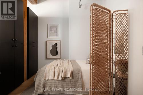 321 - 955 Queen Street W, Toronto, ON - Indoor