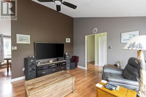 1856 F & G Line Rd, Richards Landing, ON - Indoor Photo Showing Living Room