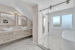 Salle de bains attenante à la CCP - 