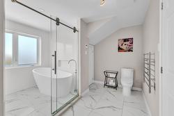 Salle de bains attenante à la CCP - 