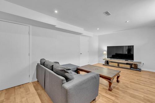 Sous-sol - 8 Rue Picasso, Notre-Dame-De-L'Île-Perrot, QC - Indoor Photo Showing Living Room