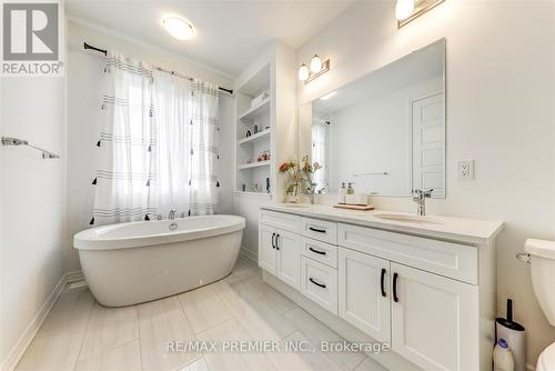 609 Mika Street, Innisfil, ON - Indoor Photo Showing Bathroom