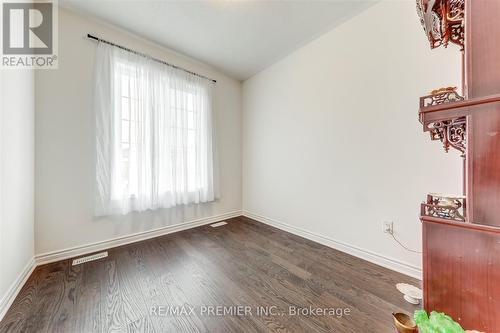 609 Mika Street, Innisfil, ON - Indoor Photo Showing Other Room