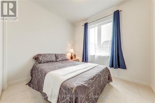 609 Mika Street, Innisfil, ON - Indoor Photo Showing Bedroom