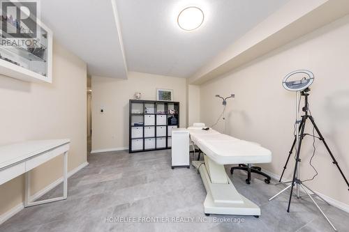 289 - 23 Observatory Lane, Richmond Hill, ON - Indoor Photo Showing Laundry Room