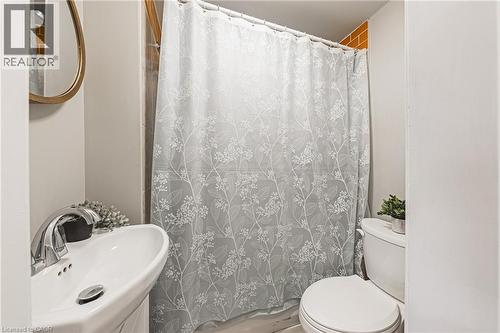 24 Rowanwood Street, Hamilton, ON - Indoor Photo Showing Bathroom