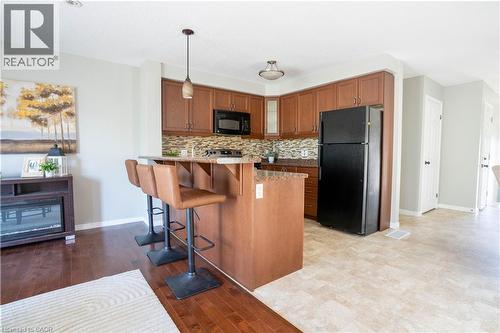 1319 Countrystone Drive, Kitchener, ON - Indoor Photo Showing Kitchen