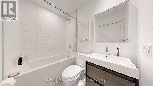105 - 150 Logan Avenue W, Toronto, ON - Indoor Photo Showing Bathroom