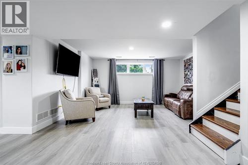 833 Talbot Road East, Leamington, ON - Indoor