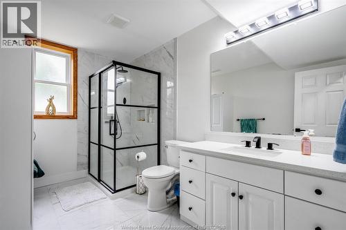 833 Talbot Road East, Leamington, ON - Indoor Photo Showing Bathroom
