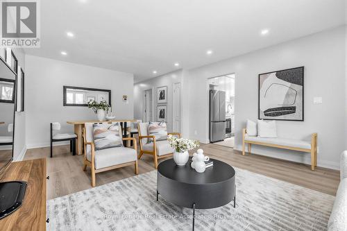 273 Bluegrass Boulevard, Richmond Hill, ON - Indoor Photo Showing Living Room