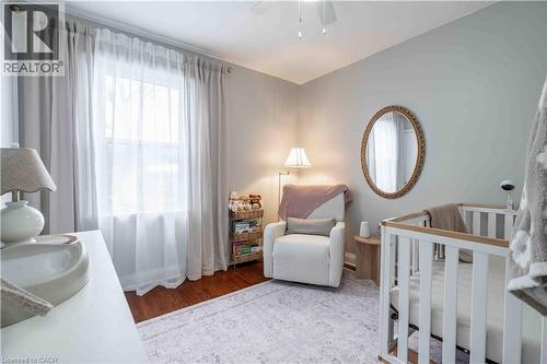 35 Charles Avenue, St. Catharines, ON - Indoor Photo Showing Bedroom