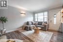 35 Charles Avenue, St. Catharines, ON  - Indoor Photo Showing Living Room 