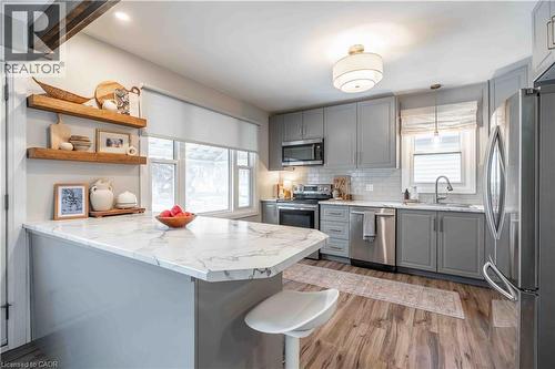 35 Charles Avenue, St. Catharines, ON - Indoor Photo Showing Kitchen With Upgraded Kitchen