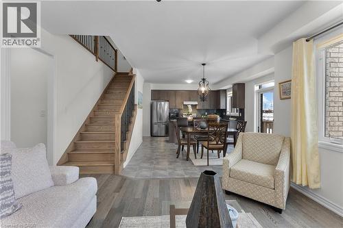 229 Vanilla Trail, Thorold, ON - Indoor Photo Showing Living Room