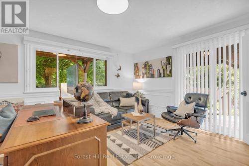 161 Herbert Street, Waterloo, ON - Indoor Photo Showing Living Room
