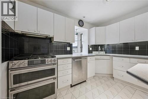 123 Lorraine Avenue, Kitchener, ON - Indoor Photo Showing Kitchen With Upgraded Kitchen