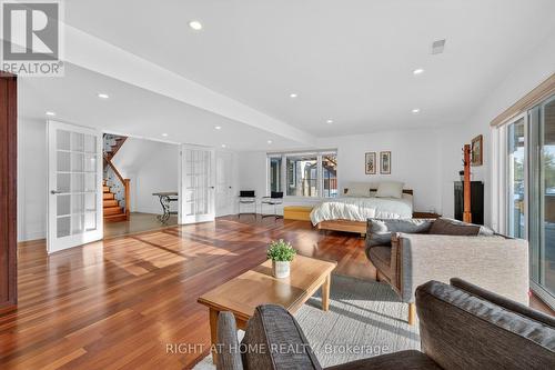1641 Bearhill Road, Ottawa, ON - Indoor Photo Showing Living Room