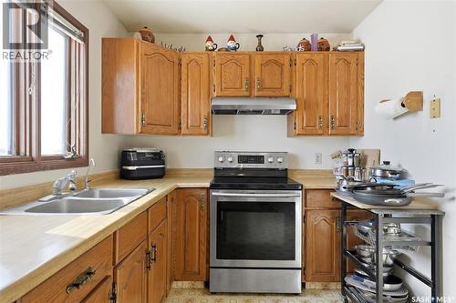 Lomaszkiewicz Acreage, Aberdeen Rm No. 373, SK - Indoor Photo Showing Kitchen With Double Sink