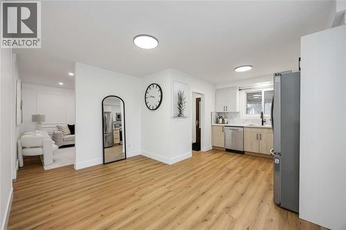 924 London Road, Sarnia, ON - Indoor Photo Showing Kitchen