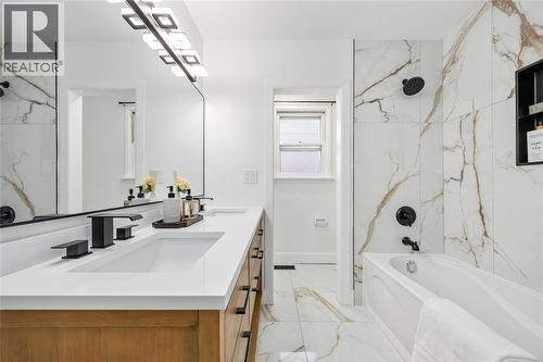 924 London Road, Sarnia, ON - Indoor Photo Showing Bathroom