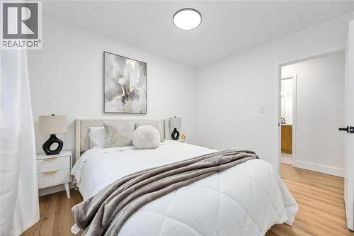 924 London Road, Sarnia, ON - Indoor Photo Showing Bedroom