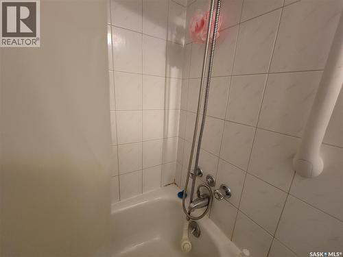 62 28Th Street, Battleford, SK - Indoor Photo Showing Bathroom
