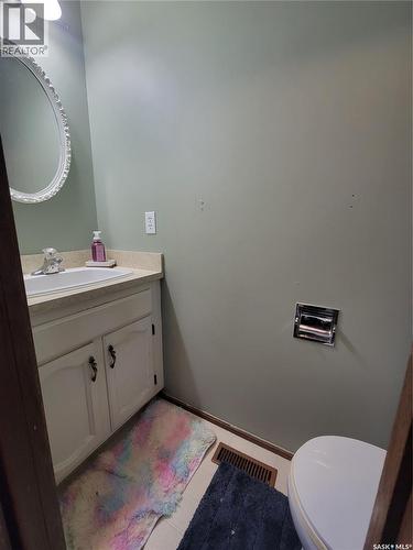 62 28Th Street, Battleford, SK - Indoor Photo Showing Bathroom