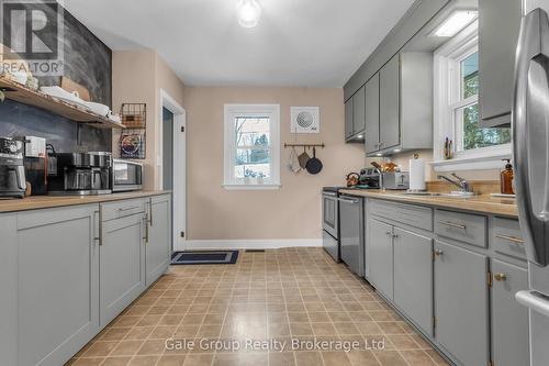 316 Bruce Street, Woodstock (Woodstock - South), ON - Indoor Photo Showing Kitchen
