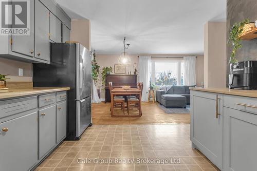 316 Bruce Street, Woodstock (Woodstock - South), ON - Indoor Photo Showing Kitchen