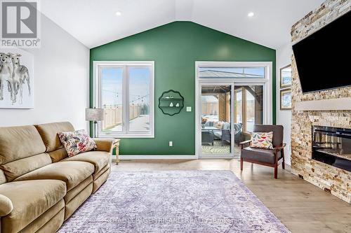 52 Charter Creek Court, St. Thomas, ON - Indoor Photo Showing Living Room With Fireplace