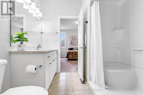 52 Charter Creek Court, St. Thomas, ON - Indoor Photo Showing Bathroom