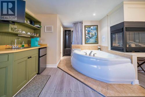 90 Mary Street, Niagara-On-The-Lake (Town), ON - Indoor Photo Showing Bathroom With Fireplace