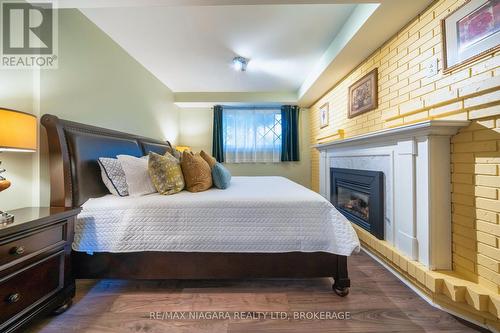 90 Mary Street, Niagara-On-The-Lake (Town), ON - Indoor Photo Showing Bedroom