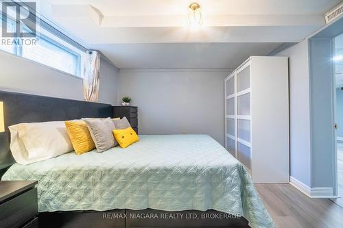 90 Mary Street, Niagara-On-The-Lake (Town), ON - Indoor Photo Showing Bedroom