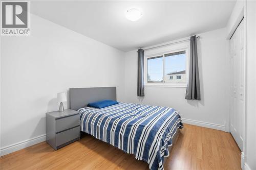 929 Assiniboine Crescent, Sarnia, ON - Indoor Photo Showing Bedroom