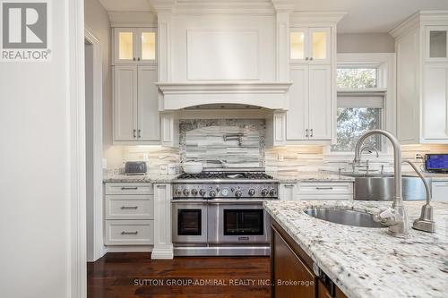669 Bedford Park Avenue, Toronto, ON - Indoor Photo Showing Kitchen With Upgraded Kitchen