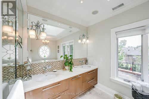 669 Bedford Park Avenue, Toronto, ON - Indoor Photo Showing Bathroom
