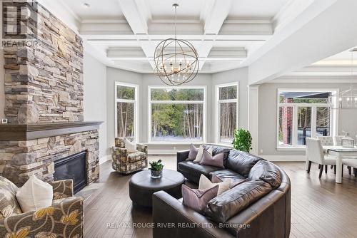 4199 Hwy 2 Highway, Clarington, ON - Indoor Photo Showing Living Room With Fireplace