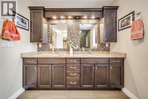 12337 Candlewood Drive, Tecumseh, ON - Indoor Photo Showing Bathroom