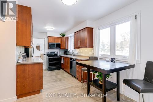 104 Stuart Street, Whitchurch-Stouffville, ON - Indoor Photo Showing Kitchen