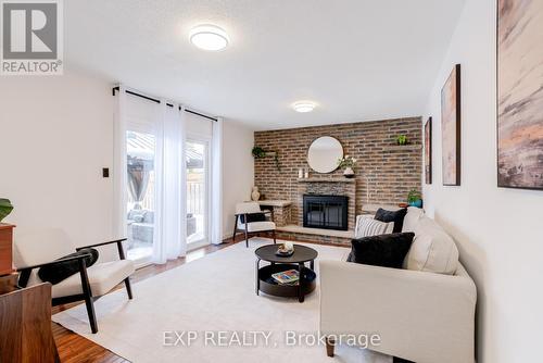 104 Stuart Street, Whitchurch-Stouffville, ON - Indoor With Fireplace