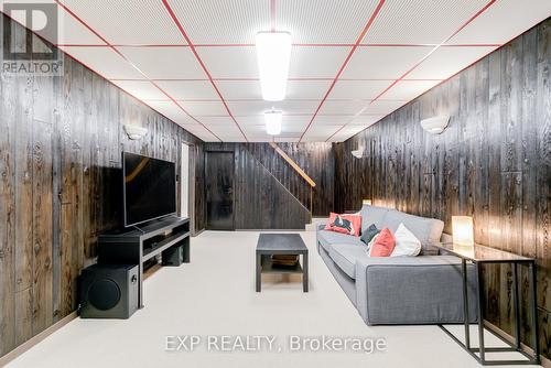 104 Stuart Street, Whitchurch-Stouffville, ON - Indoor Photo Showing Other Room